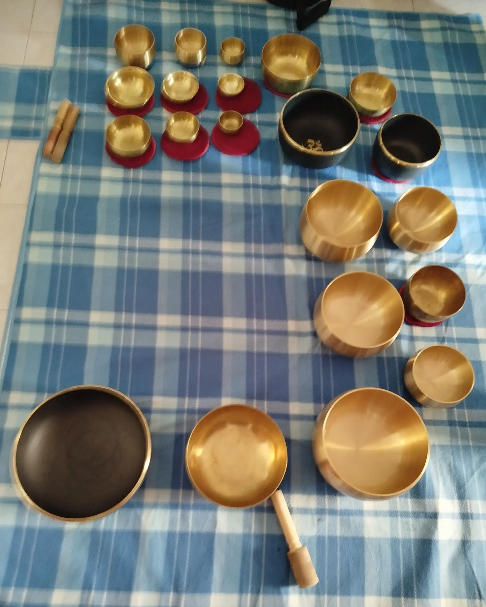 Mediatazione sonora armonica con campane tibetane